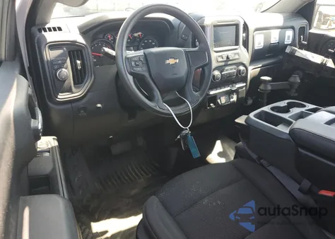 2022 Chevrolet Silverado C1500 z USA, uszkodzony, nr VIN 3GCNAAED4NG545433